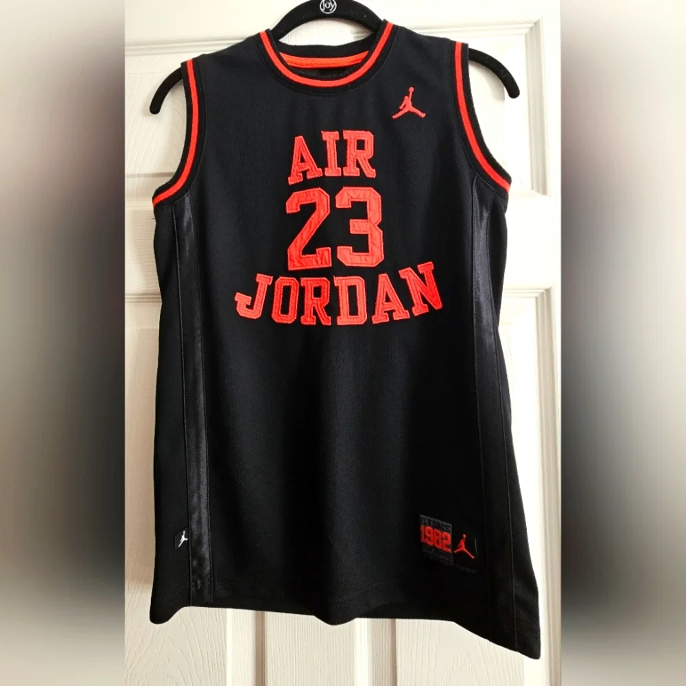 Air Jordan Jersey - Picture 1 of 5